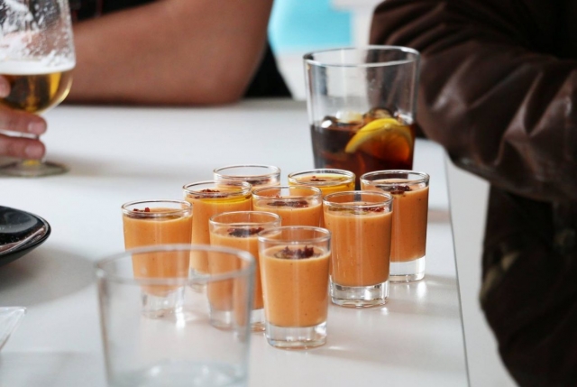  骑自行车和小吃 